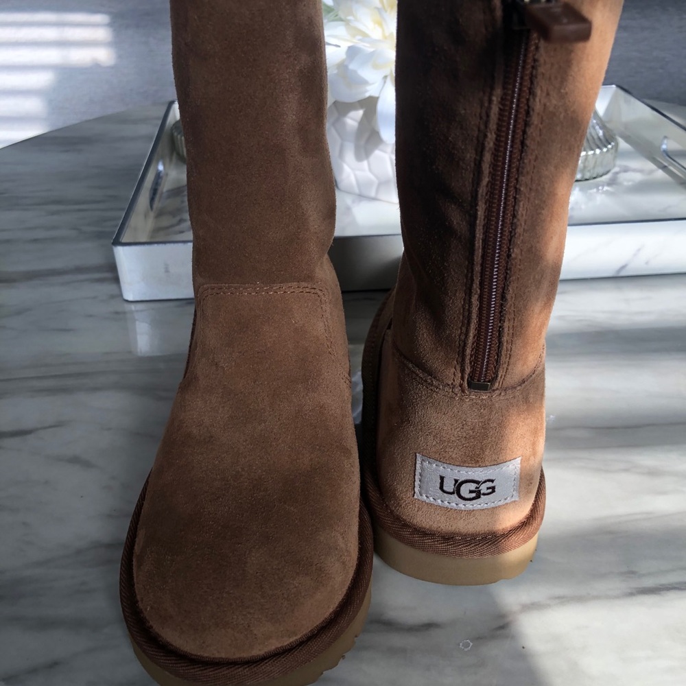 Ugg’s size 2 brand new